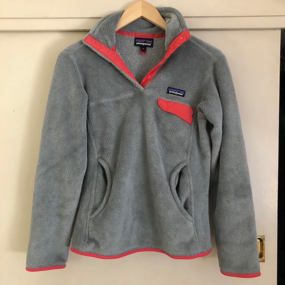 Grey fleece Patagonia pullover sweater pink trim